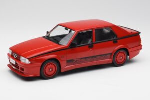 Alfa Romeo 75 Turbo Evoluzione レッド MCG 1:18 MCG18428 メタル