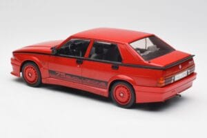 Alfa Romeo 75 Turbo Evoluzione レッド MCG 1:18 MCG18428 メタル - 画像 5/6