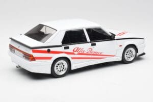 Alfa Romeo 75 Turbo Evoluzione ホワイト MCG 1:18 MCG18430 メタル - 画像 2/6
