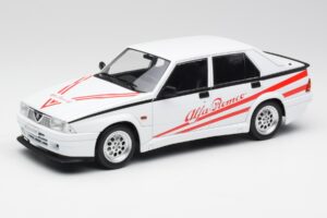 Alfa Romeo 75 Turbo Evoluzione ホワイト MCG 1:18 MCG18430 メタル