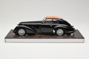 Alfa Romeo 8C 2900B Lungo ブラック Minichamps 1:18 100120421 メタル