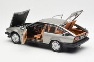 Alfa Romeo Alfetta GTV 2.0 グレーメタリック AUTOart 1:18 70147 メタル - 画像 5/8