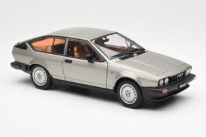 Alfa Romeo Alfetta GTV 2.0 グレーメタリック AUTOart 1:18 70147 メタル - 画像 6/8