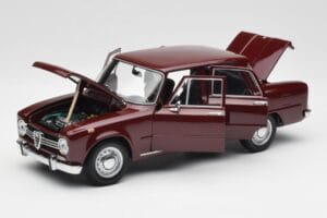 Alfa Romeo Giulia 1300 ダークレッド Minichamps 1:18 180120906 メタル - 画像 2/8