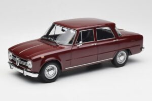 Alfa Romeo Giulia 1300 ダークレッド Minichamps 1:18 180120906 メタル