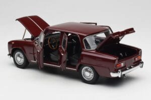 Alfa Romeo Giulia 1300 ダークレッド Minichamps 1:18 180120906 メタル - 画像 5/8