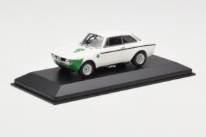 Alfa Romeo Giulia 1300 GTA Junior ホワイト Minichamps 1:43 400120601 メタル - 画像 2/3