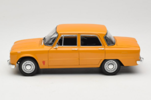 Alfa Romeo Giulia 1300 Super オレンジ Minichamps 1:18 180120900 メタル - 画像 4/8