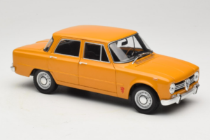 Alfa Romeo Giulia 1300 Super オレンジ Minichamps 1:18 180120900 メタル - 画像 6/8