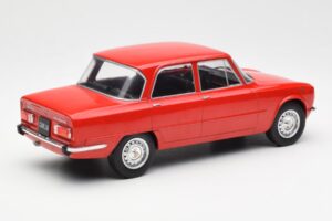 Alfa Romeo Giulia Nuova Super レッド MCG 1:18 MCG18145 メタル - 画像 2/6