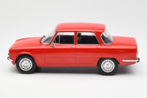 Alfa Romeo Giulia Nuova Super レッド MCG 1:18 MCG18145 メタル - 画像 3/6