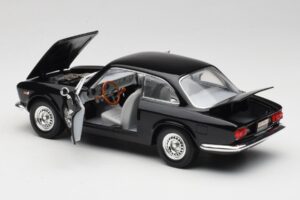 Alfa Romeo Giulia Sprint GTA ブラック Road Signature 1:18 92348 メタル - 画像 5/8