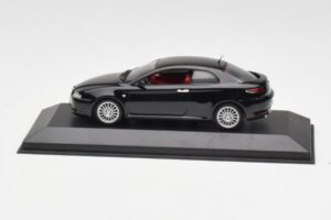 Alfa Romeo GT ブラック Minichamps 1:43 400120320 メタル
