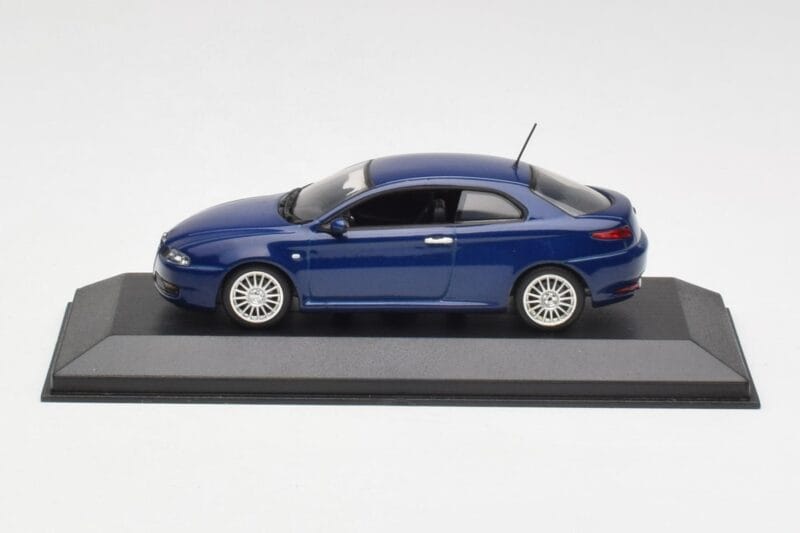 Alfa Romeo GT Dark Blue Metallic Minichamps 1:43 400120326 メタル