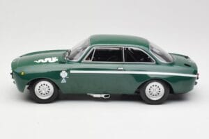 Alfa Romeo GTA 1300 Junior グリーン Minichamps 1:18 155120022 メタル - 画像 3/6