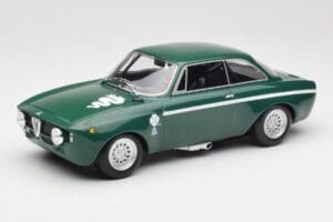 Alfa Romeo GTA 1300 Junior グリーン Minichamps 1:18 155120022 メタル