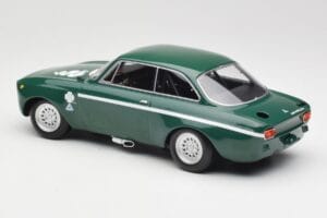 Alfa Romeo GTA 1300 Junior グリーン Minichamps 1:18 155120022 メタル - 画像 5/6