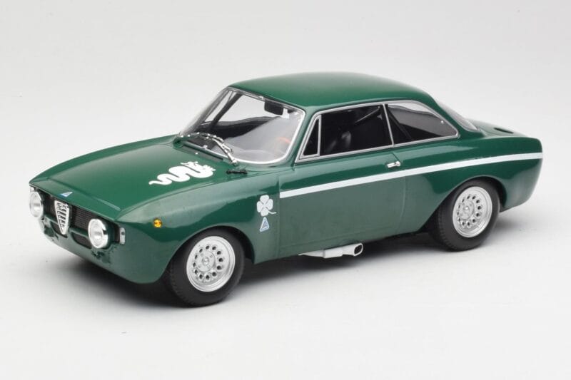 Alfa Romeo GTA 1300 Junior グリーン Minichamps 1:18 155120022 メタル