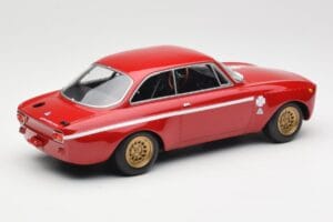 Alfa Romeo GTA 1300 Junior レッド Minichamps 1:18 155120020 メタル - 画像 2/6