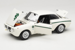 Alfa Romeo GTA 1300 Junior ホワイト Minichamps 1:18 100120501 メタル - 画像 2/8