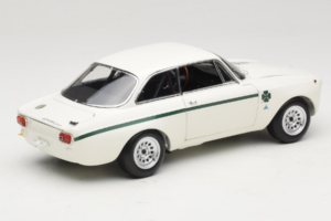 Alfa Romeo GTA 1300 Junior ホワイト Minichamps 1:18 100120501 メタル - 画像 3/8