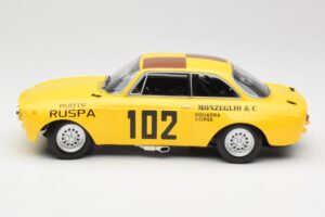 Alfa Romeo GTA 1300 #102 Squadra Corse R. Zanetti / M. Ruspa / Monzeglio Targa Florio 1971 Minichamps 1:18 155711202 メタル - 画像 3/6