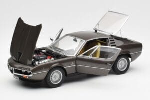 Alfa Romeo Montreal ブラウンメタリック AUTOart 1:18 70173 メタル - 画像 2/8