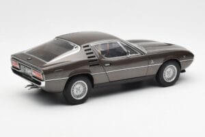 Alfa Romeo Montreal ブラウンメタリック AUTOart 1:18 70173 メタル - 画像 3/8