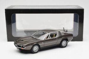 Alfa Romeo Montreal ブラウンメタリック AUTOart 1:18 70173 メタル - 画像 8/8