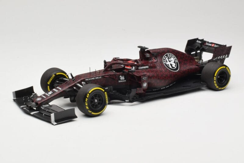 Alfa Romeo Racing C38 #7 K. Raikkonen Valentine's Day Livery Shakedown Fiorano 14th February 2019 Minichamps 1:18 110199907 メ