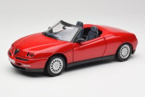 Alfa Romeo Spider 916 アルファレッド Maisto 1:18 50278 メタル
