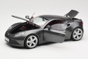 Artega GT Grey Metallic Revell 1:18 09024 メタル - 画像 2/8