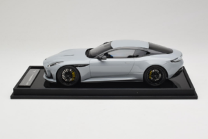 Aston Martin DB12 Nardo Gray MotorHelix 1:18 MH027NG レジン