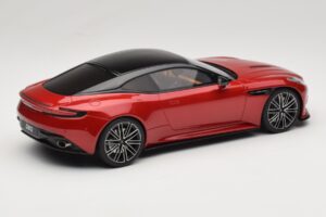 Aston Martin DB12 Hyper Red GT Spirit 1:18 GT936 レジン - 画像 2/6