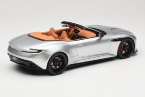 Aston Martin DB12 Volante シルバー GT Spirit 1:18 GT945 レジン - 画像 2/6