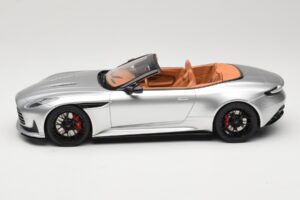 Aston Martin DB12 Volante シルバー GT Spirit 1:18 GT945 レジン - 画像 3/6