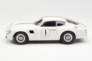 Aston Martin DB4 GT Zagato #1 24 Hours of Le Mans 1961 CMC 1:18 M-139 メタル - 画像 3/6