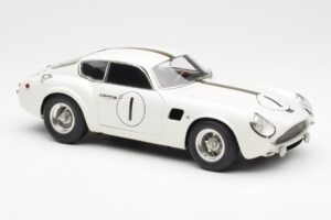 Aston Martin DB4 GT Zagato #1 24 Hours of Le Mans 1961 CMC 1:18 M-139 メタル - 画像 4/6