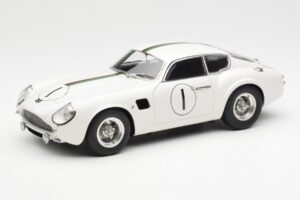 Aston Martin DB4 GT Zagato #1 24 Hours of Le Mans 1961 CMC 1:18 M-139 メタル