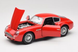 Aston Martin DB4 GT Zagato レッド Road Signature 1:18 92728 メタル - 画像 2/8