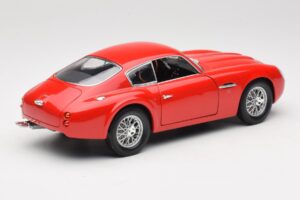 Aston Martin DB4 GT Zagato レッド Road Signature 1:18 92728 メタル - 画像 3/8