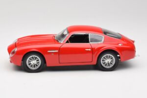 Aston Martin DB4 GT Zagato レッド Road Signature 1:18 92728 メタル - 画像 4/8