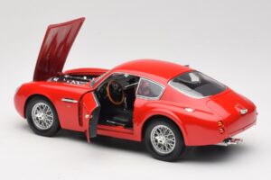 Aston Martin DB4 GT Zagato レッド Road Signature 1:18 92728 メタル - 画像 5/8