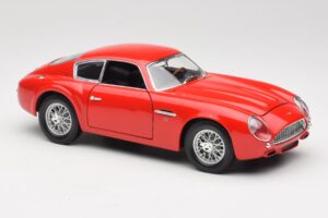 Aston Martin DB4 GT Zagato レッド Road Signature 1:18 92728 メタル - 画像 6/8