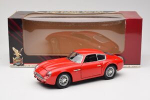 Aston Martin DB4 GT Zagato レッド Road Signature 1:18 92728 メタル - 画像 8/8