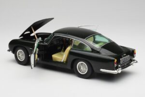 Aston Martin DB5 California セージ Chrono 1:18 H1001 メタル - 画像 5/8