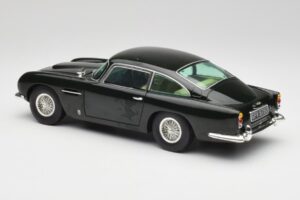 Aston Martin DB5 California セージ Chrono 1:18 H1001 メタル - 画像 7/8