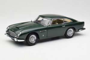 Aston Martin DB5 RHD グリーン AUTOart 1:18 70024 メタル