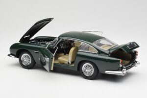 Aston Martin DB5 RHD グリーン AUTOart 1:18 70024 メタル - 画像 5/8