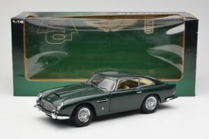 Aston Martin DB5 RHD グリーン AUTOart 1:18 70024 メタル - 画像 8/8